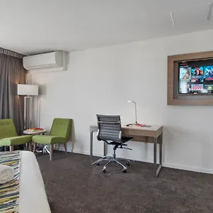 Metro 4*, Perth Australia