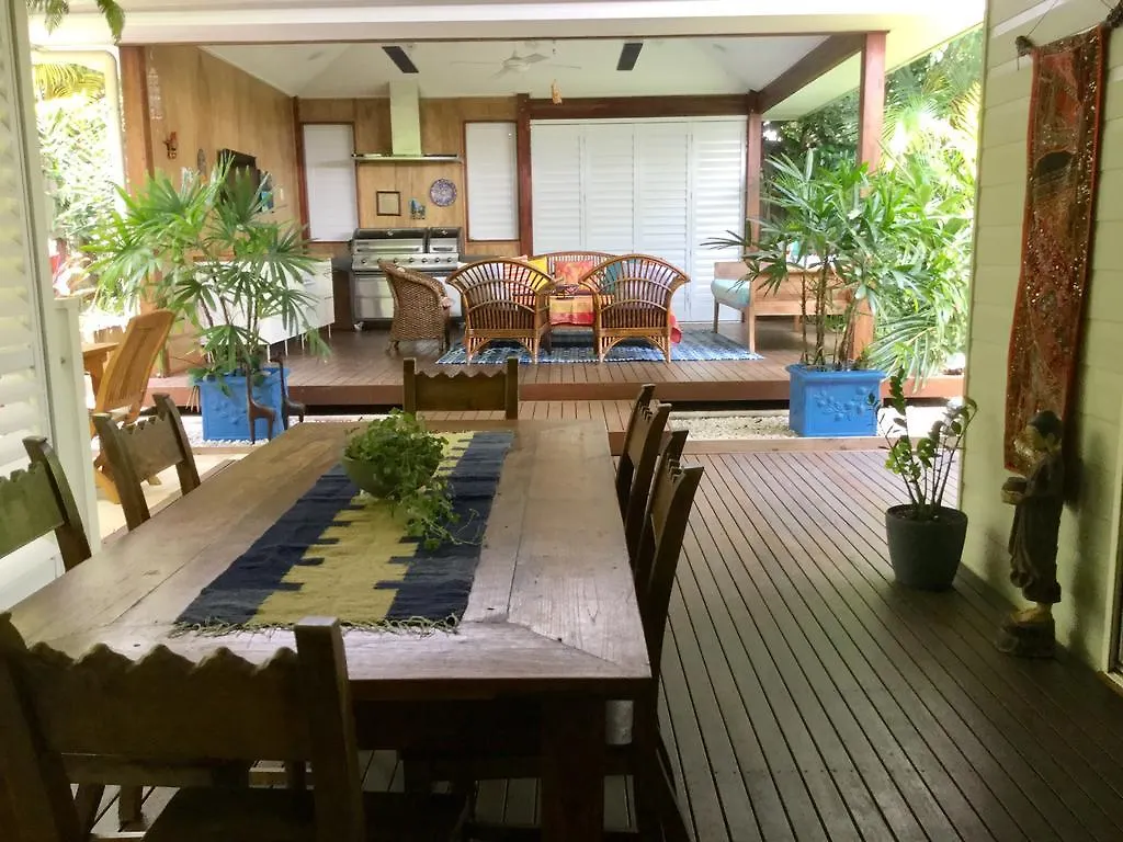 Lilly'S Pad Guesthouse Eumundi